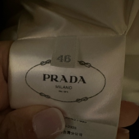 RARE] PRADA POM POM 29X275 DOWN FOX FUR BELTED JACKET  40/6 belt not included - Picture 3 of 11